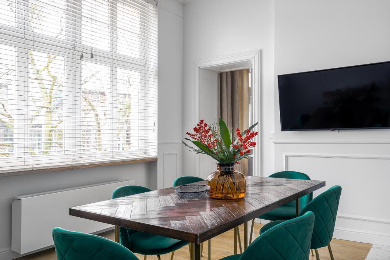Апартаменти Sun & By Oneapartments Premium *